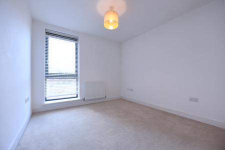 2 bedroom Flat to let in Ellis Road, Trumpington, CB2