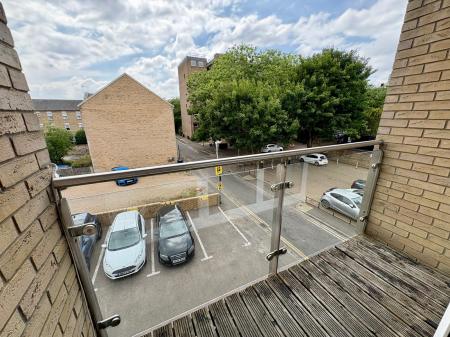 2 bedroom Flat to let in Coronation Street, Cambridge, CB2