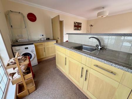 2 bedroom Flat to let in Coronation Street, Cambridge, CB2