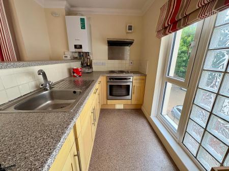 2 bedroom Flat to let in Coronation Street, Cambridge, CB2