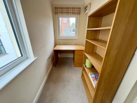2 bedroom Flat to let in Coronation Street, Cambridge, CB2