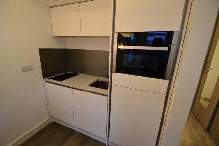 1 bedroom Studio flat to let in Humberstone Road, Cambridge, CB4