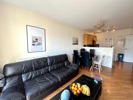 2 bedroom Flat to let in Hampden Gardens, Cambridge, CB1