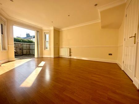 4 bedroom End of terrace house to let in Malta Road, Cambridge, CB1