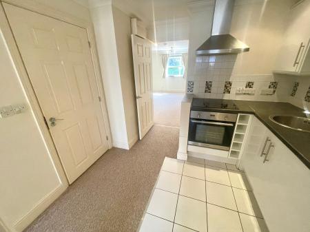 2 bedroom Flat to let in Victoria Road, Cambridge, CB4