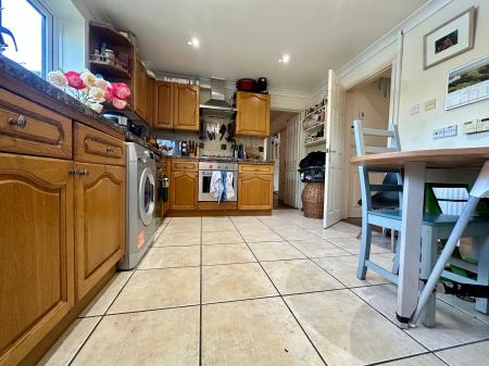 4 bedroom Detached house to let in Faulkner Close, Milton, CB24