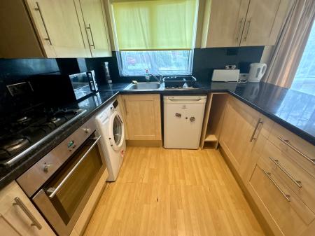 3 bedroom Semi-detached house to let in Wolsey Way, Cambridge, CB1