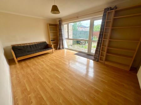3 bedroom Semi-detached house to let in Wolsey Way, Cambridge, CB1