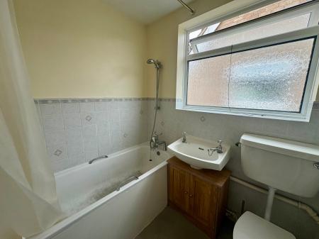 3 bedroom Semi-detached house to let in Wolsey Way, Cambridge, CB1