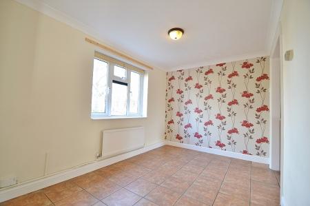 3 bedroom Terraced House to let in Hawkins Road, Cambridge, CB4