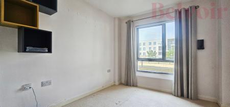 2 bedroom Flat to let in Glenalmond Avenue, Cambridge, CB2