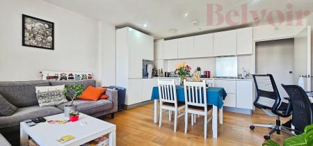 2 bedroom Flat to let in Glenalmond Avenue, Cambridge, CB2
