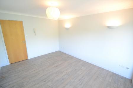 1 bedroom Flat to let in The Mallards, River Lane, Cambridge, CB5
