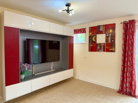 2 bedroom Flat to let in Sweetpea Way, Orchard Park, Cambridge, CB4