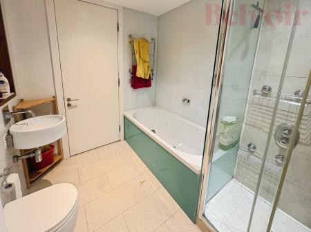 2 bedroom Flat to let in Brooklands Avenue, Cambridge, CB2