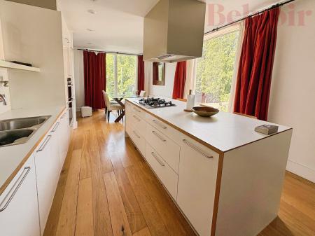 2 bedroom Flat to let in Brooklands Avenue, Cambridge, CB2