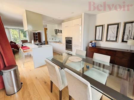 2 bedroom Flat to let in Brooklands Avenue, Cambridge, CB2