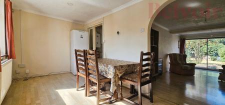 2 bedroom Semi-detached house for sale in Jermyn Close, Cambridge, CB4