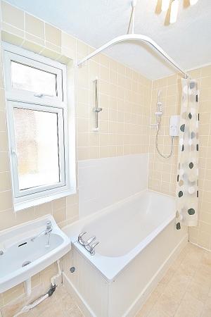 2 bedroom Flat to let in Metcalfe Road, Cambridge, CB4