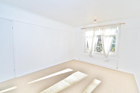 2 bedroom Flat to let in Metcalfe Road, Cambridge, CB4