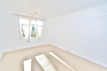 2 bedroom Flat to let in Metcalfe Road, Cambridge, CB4