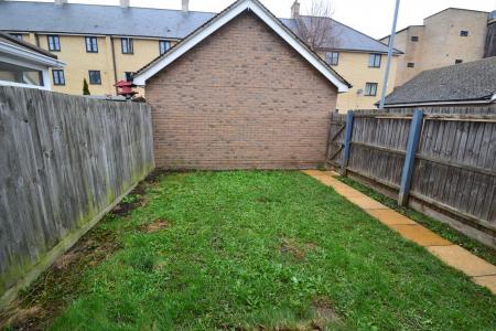 3 bedroom Town house to let in Rosehip Road, Orchard Park, Cambridge, CB4