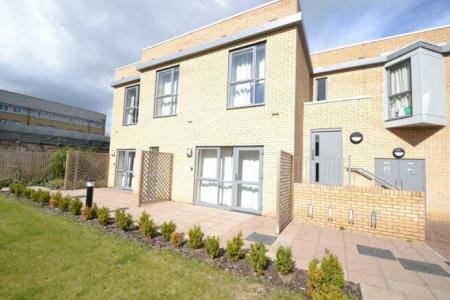 1 bedroom Studio flat to let in Abbey Street, Cambridge, CB1