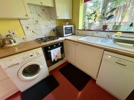 1 bedroom Bungalow to let in The Annexe
