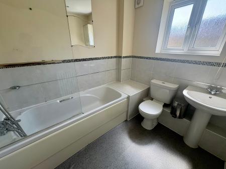 4 bedroom Detached house to let in Circus Drive, Orchard Park, Cambridge, CB4