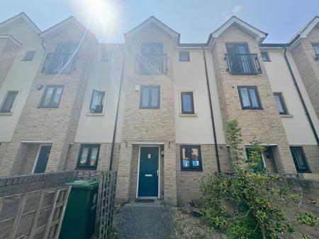 4 bedroom Detached house to let in Circus Drive, Orchard Park, Cambridge, CB4