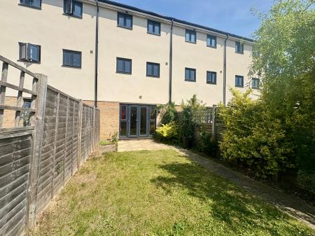 4 bedroom Detached house to let in Circus Drive, Orchard Park, Cambridge, CB4