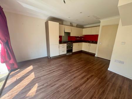 4 bedroom Detached house to let in Circus Drive, Orchard Park, Cambridge, CB4