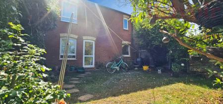 3 bedroom Detached house to let in Loughton Court, Cambridge, CB5