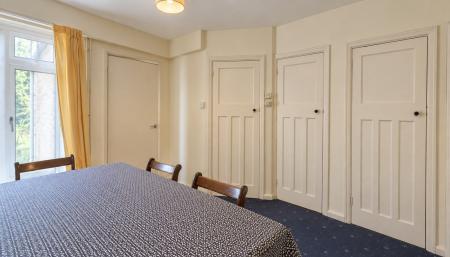 3 bedroom Flat to let in Elmfield Road, Cambridge, CB4