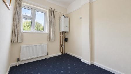 3 bedroom Flat to let in Elmfield Road, Cambridge, CB4