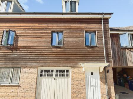 3 bedroom Town house for sale in Rosehip Road, Orchard Park, Cambridge, CB4