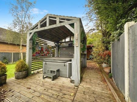 3 bedroom Detached house for sale in Cannock Road, Heath Hayes, Cannock, WS12