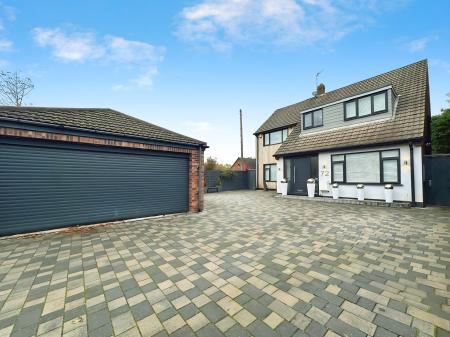 3 bedroom Detached house for sale in Cannock Road, Heath Hayes, Cannock, WS12