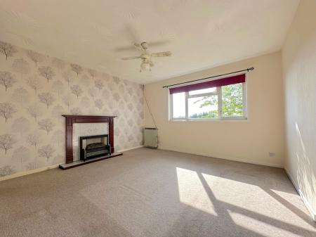 1 bedroom Flat for sale in Oxford Green, Cannock Town Centre, Cannock, WS11