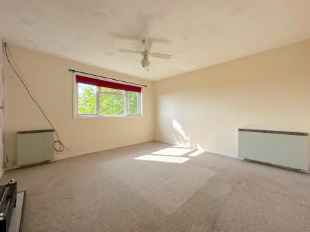 1 bedroom Flat for sale in Oxford Green, Cannock Town Centre, Cannock, WS11