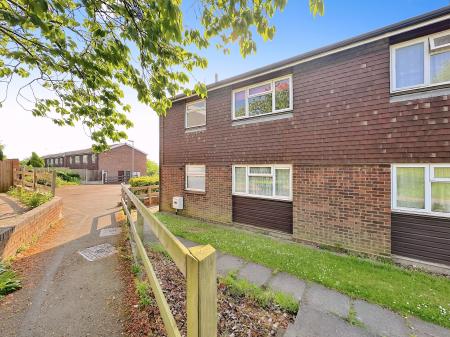 1 bedroom Flat for sale in Oxford Green, Cannock Town Centre, Cannock, WS11