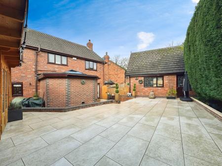 4 bedroom Detached house for sale in The Hamlet, Norton Canes, Cannock, WS11