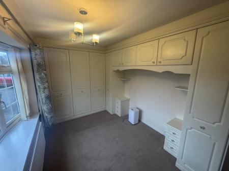 2 bedroom Flat to let in Old Hednesford Road, Cannock, WS11