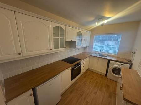 2 bedroom Flat to let in Old Hednesford Road, Cannock, WS11
