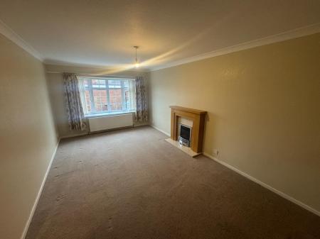 2 bedroom Flat to let in Old Hednesford Road, Cannock, WS11