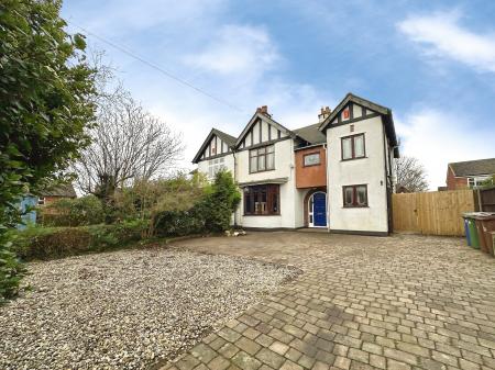 4 bedroom Semi-detached house for sale in Belt Road, Hednesford, Cannock, WS12