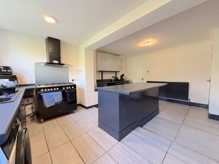 3 bedroom Semi-detached house for sale in Elmwood Close, Cannock Town Centre, Cannock, WS11