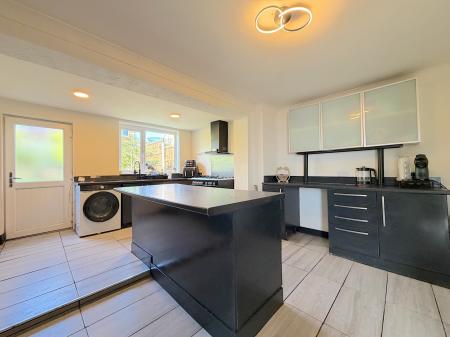 3 bedroom Semi-detached house for sale in Elmwood Close, Cannock Town Centre, Cannock, WS11