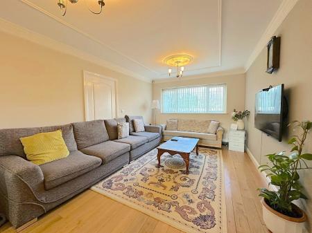 6 bedroom Detached house for sale in Parkfield Road, Parkfields, Wolverhampton, WV4