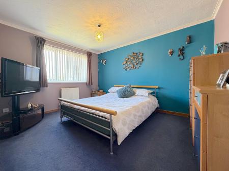 3 bedroom Semi-detached house for sale in Evergreen Heights, Hednesford, Cannock, WS12